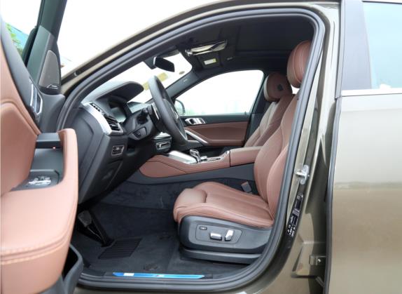 宝马X6 2021款 xDrive40i M运动套装 车厢座椅   前排空间