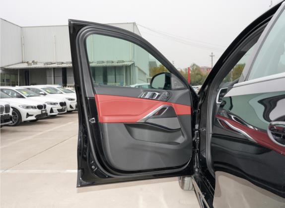 宝马X6 2021款 xDrive40i 尊享型 M运动套装 车厢座椅   前门板