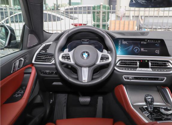 宝马X6 2021款 改款 xDrive40i 尊享型 M运动套装 中控类   驾驶位
