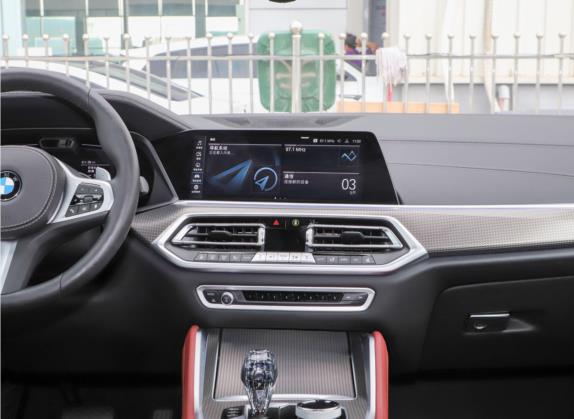 宝马X6 2021款 改款 xDrive40i 尊享型 M运动套装 中控类   中控台