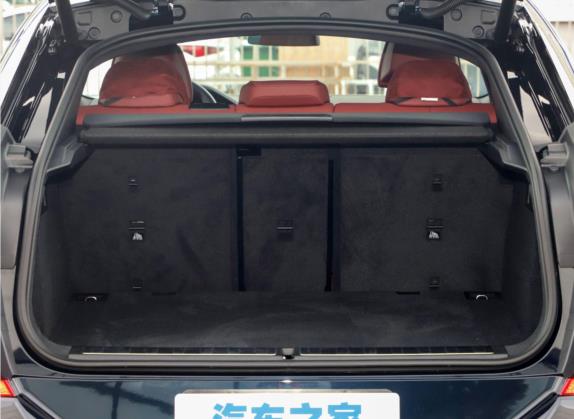 宝马X6 2021款 改款 xDrive40i 尊享型 M运动套装 车厢座椅   后备厢