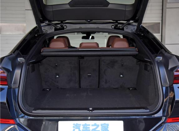 宝马X6 2022款 xDrive40i 尊享型 M运动套装 车厢座椅   后备厢