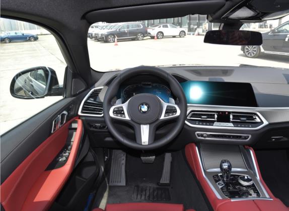 宝马X6 2022款 改款 xDrive40i 尊享型 M运动套装 中控类   驾驶位