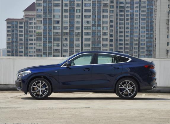 宝马X6 2022款 改款 xDrive40i 尊享型 M运动套装 外观   正侧