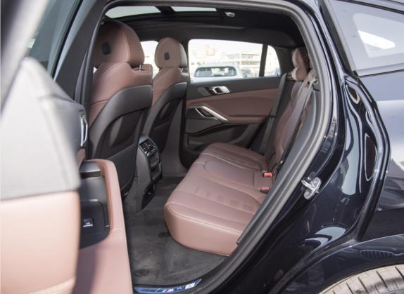 宝马X6 2022款 改款二 xDrive40i M运动套装 车厢座椅   后排空间
