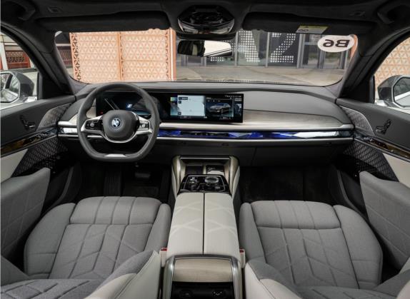 宝马i7 2023款 xDrive60L 豪华套装 中控类   中控全图