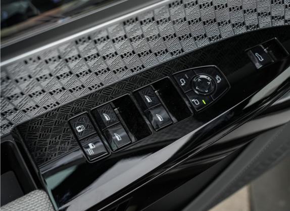 宝马i7 2023款 xDrive60L 豪华套装 车厢座椅   门窗控制