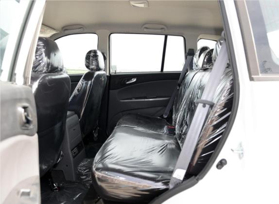 北京BW007 2015款 2.0L 两驱舒适版 车厢座椅   后排空间