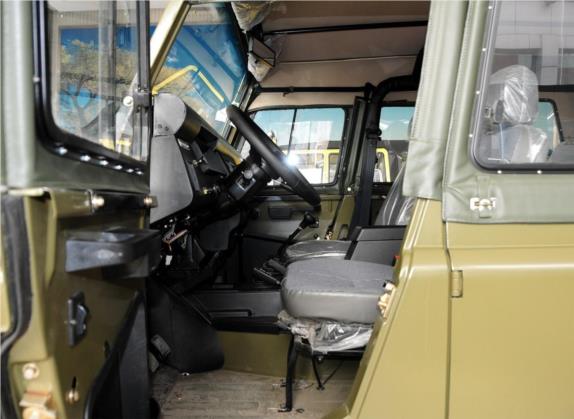 BJ212 2012款 四驱汽油舒适型 车厢座椅   前排空间