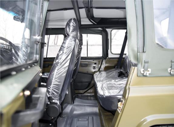 BJ212 2015款 2.0L 四驱快拆蓬型 车厢座椅   后排空间