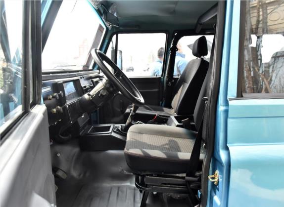 BJ212 2018款 2.0L 方门 车厢座椅   前排空间