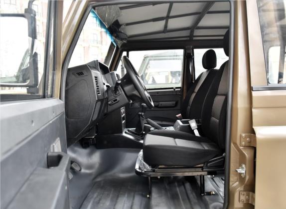 BJ212 2018款 2.8T 方门 柴油版 车厢座椅   前排空间