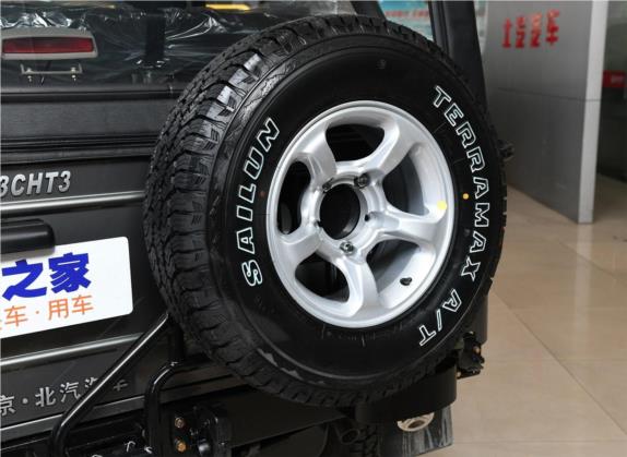 BJ212 2019款 2.8T 方门 柴油版 国V 其他细节类   备胎