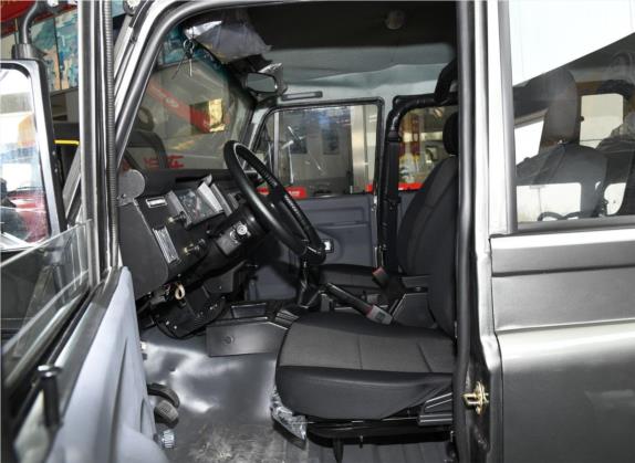 BJ212 2019款 2.8T 方门 柴油版 国V 车厢座椅   前排空间
