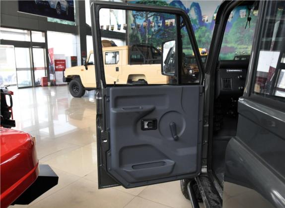 BJ212 2019款 2.8T 方门 柴油版 国V 车厢座椅   前门板