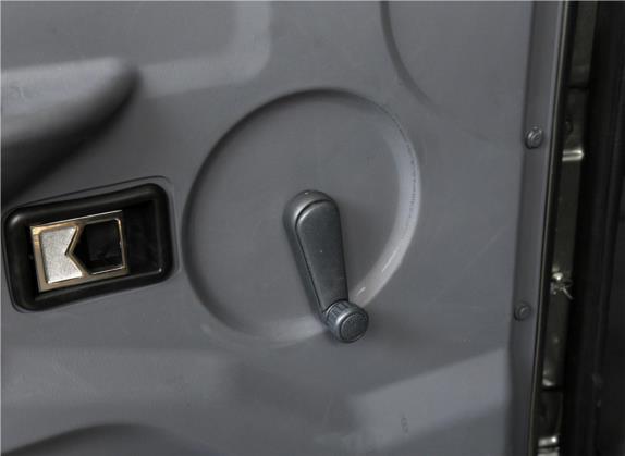 BJ212 2019款 2.8T 方门 柴油版 国V 车厢座椅   门窗控制