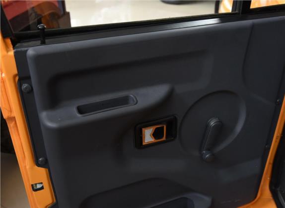 BJ212 2019款 1.5T 方门 国VI 车厢座椅   门窗控制