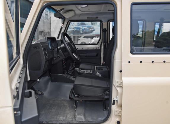 BJ212 2020款 1.5T 方门 硬顶 车厢座椅   前排空间