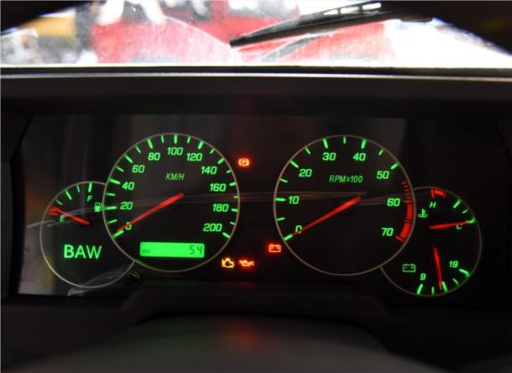 勇士 2013款 2.7L 五门四驱汽油版 中控类   仪表盘