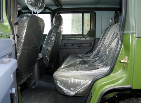 勇士 2014款 2.5T 五门四驱柴油版 车厢座椅   后排空间