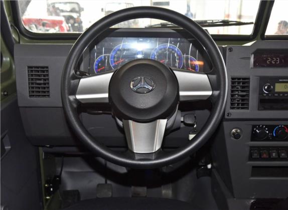 勇士 2018款 2.0T 五门四驱汽油版 国V 中控类   驾驶位