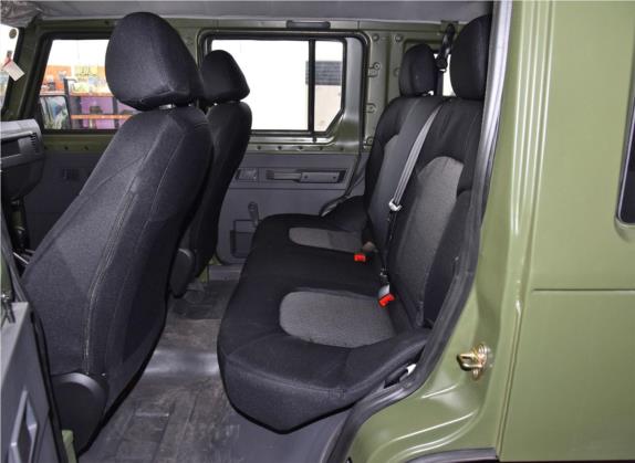 勇士 2018款 2.0T 五门四驱汽油版 国V 车厢座椅   后排空间