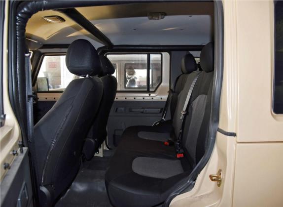 勇士 2018款 2.5T 五门四驱柴油版 国V 车厢座椅   后排空间