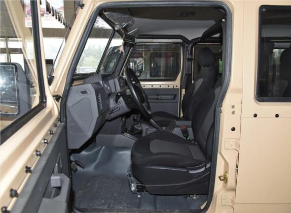 勇士 2019款 2.4T 五门四驱汽油版 国VI 车厢座椅   前排空间