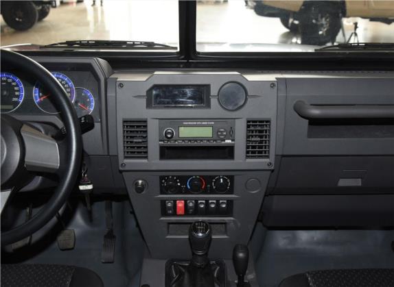 勇士 2019款 2.4T 三门四驱短轴汽油版 国VI 中控类   中控台