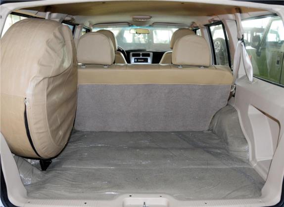 骑士S12 2011款 2.2L 四驱豪华型 车厢座椅   后备厢