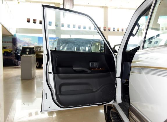 陆霸 2012款 2.4L 四驱型 车厢座椅   前门板