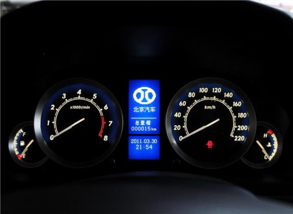 北京汽车E系列 2013款 三厢 1.5L 自动乐天版 中控类   仪表盘