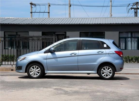 北京汽车E系列 2013款 两厢 1.5L 手动乐天版 外观   正侧