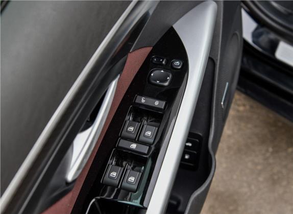 绅宝D70 2018款 性能版 1.8T 尊享版 车厢座椅   门窗控制