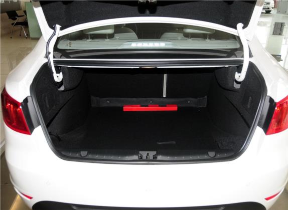 绅宝D50 2014款 1.5L 手动舒适版 车厢座椅   后备厢