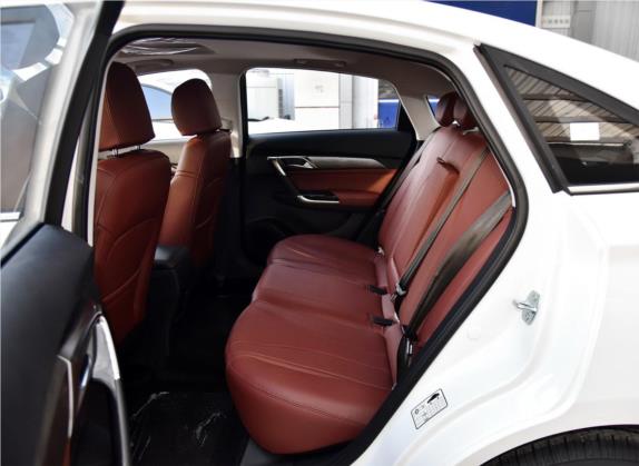 绅宝D50 2018款 1.5L CVT尊贵智联版 车厢座椅   后排空间