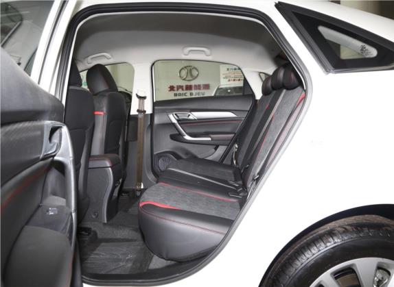 绅宝D50 2019款 1.5L 手动豪华版 国VI 车厢座椅   后排空间