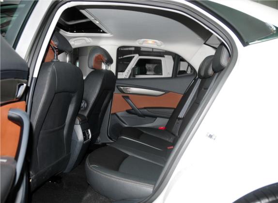 绅宝D60 2014款 1.8T 自动豪华型 车厢座椅   后排空间