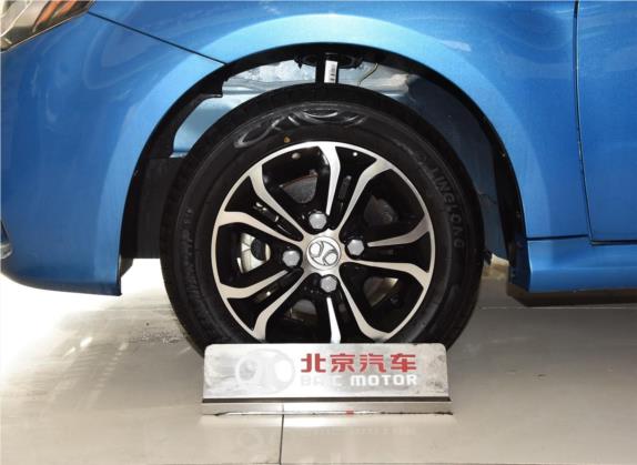 绅宝D20 2015款 三厢 1.5L 手动乐天天窗版 其他细节类   前轮