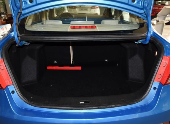 绅宝D20 2015款 三厢 1.5L 手动乐天天窗版 车厢座椅   后备厢