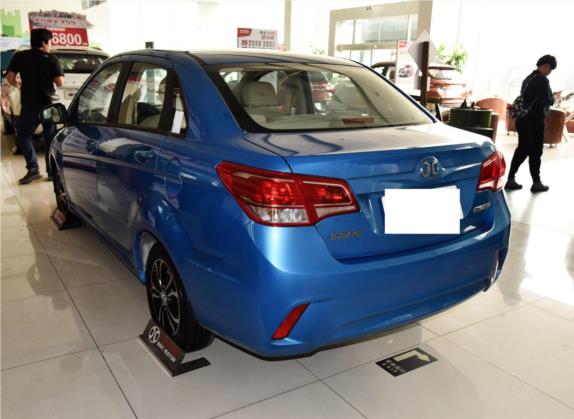 绅宝D20 2015款 三厢 1.5L 手动乐天天窗版 外观   斜后