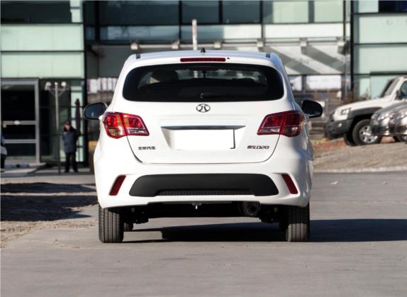 绅宝D20 2015款 两厢 1.3L 手动乐天版 外观   正后