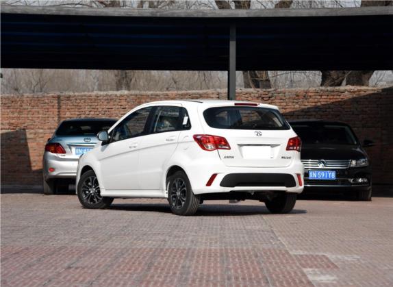 绅宝D20 2015款 两厢 1.5L 手动乐天版 外观   斜后
