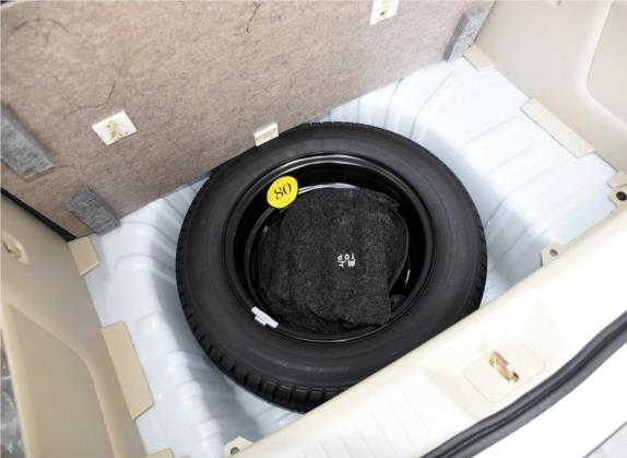 绅宝D20 2015款 两厢 1.5L 自动乐天版 其他细节类   备胎