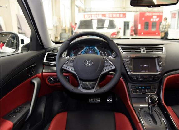 绅宝CC 2015款 2.0T 自动豪华版 中控类   驾驶位