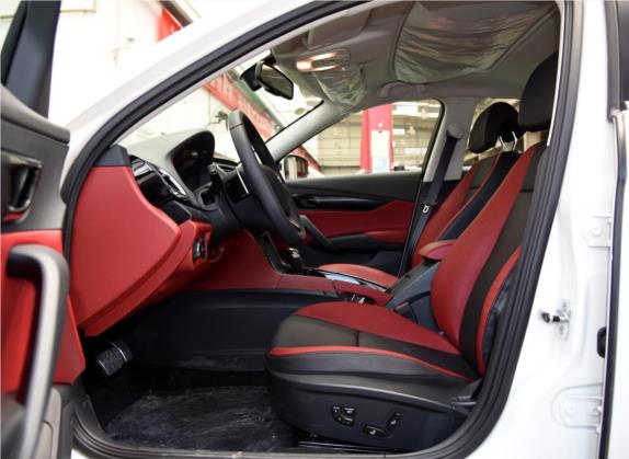 绅宝CC 2015款 2.0T 自动豪华版 车厢座椅   前排空间