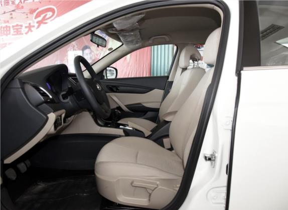 绅宝CC 2015款 1.8T 手动舒适版 车厢座椅   前排空间