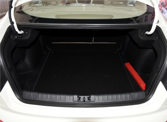 绅宝CC 2015款 1.8T 手动舒适版 车厢座椅   后备厢