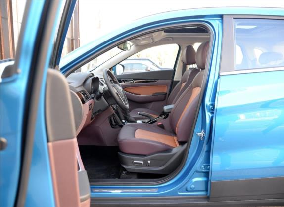 绅宝X55 2016款 1.5T CVT豪华版 车厢座椅   前排空间