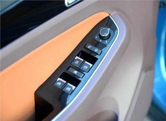 绅宝X55 2016款 1.5T CVT豪华版 车厢座椅   门窗控制